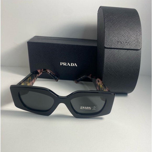 New - PRADA EYEWEAR PR 15YS SUNGLASSES
BLACK & PINK - Picture 8 of 16